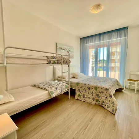 Apartment Incredible With Pool Porto Santa Margherita di Caorle